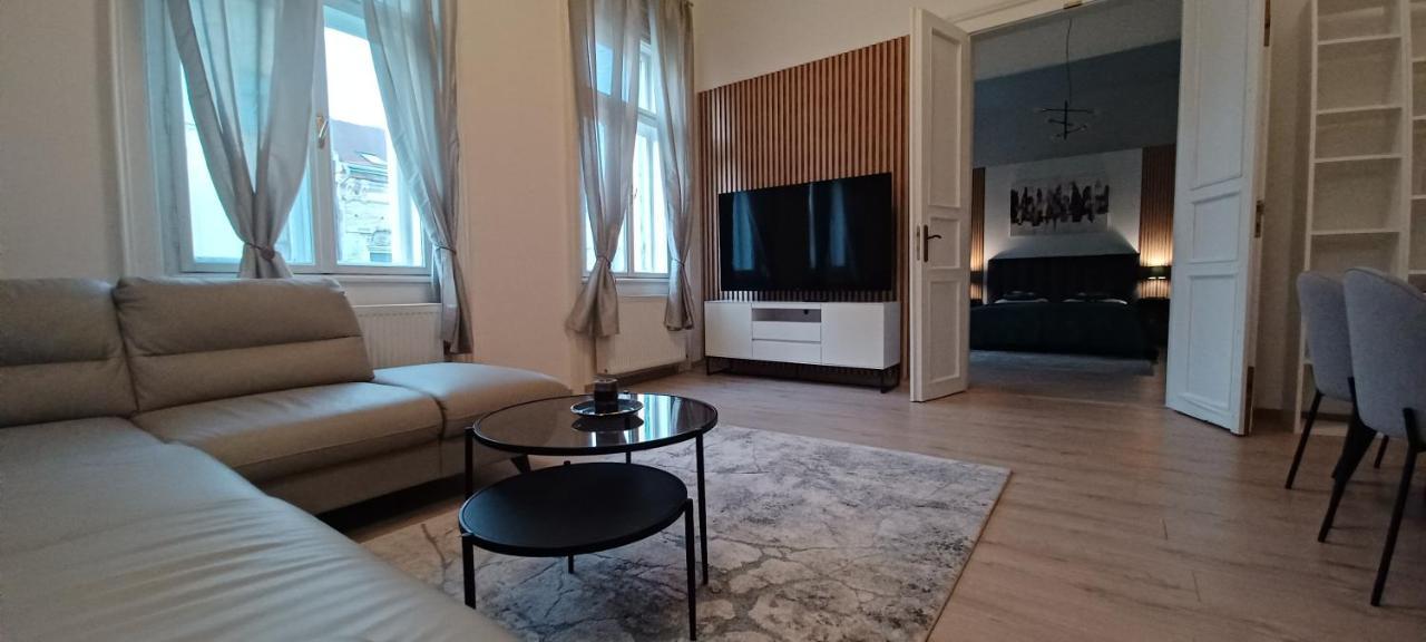 Entrez Apartment 3 - Historical Centre Košice Buitenkant foto