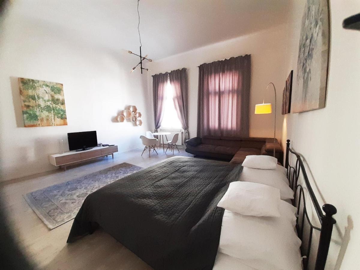 Entrez Apartment 3 - Historical Centre Košice Buitenkant foto